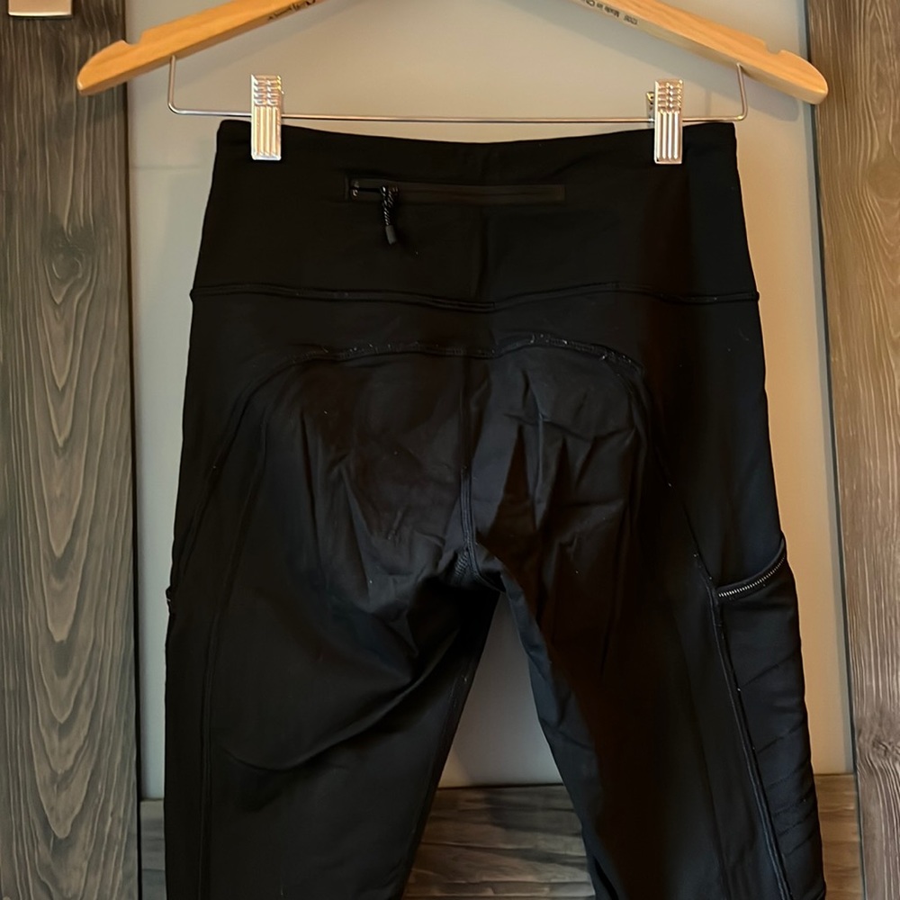 Lululemon leggings with pockets